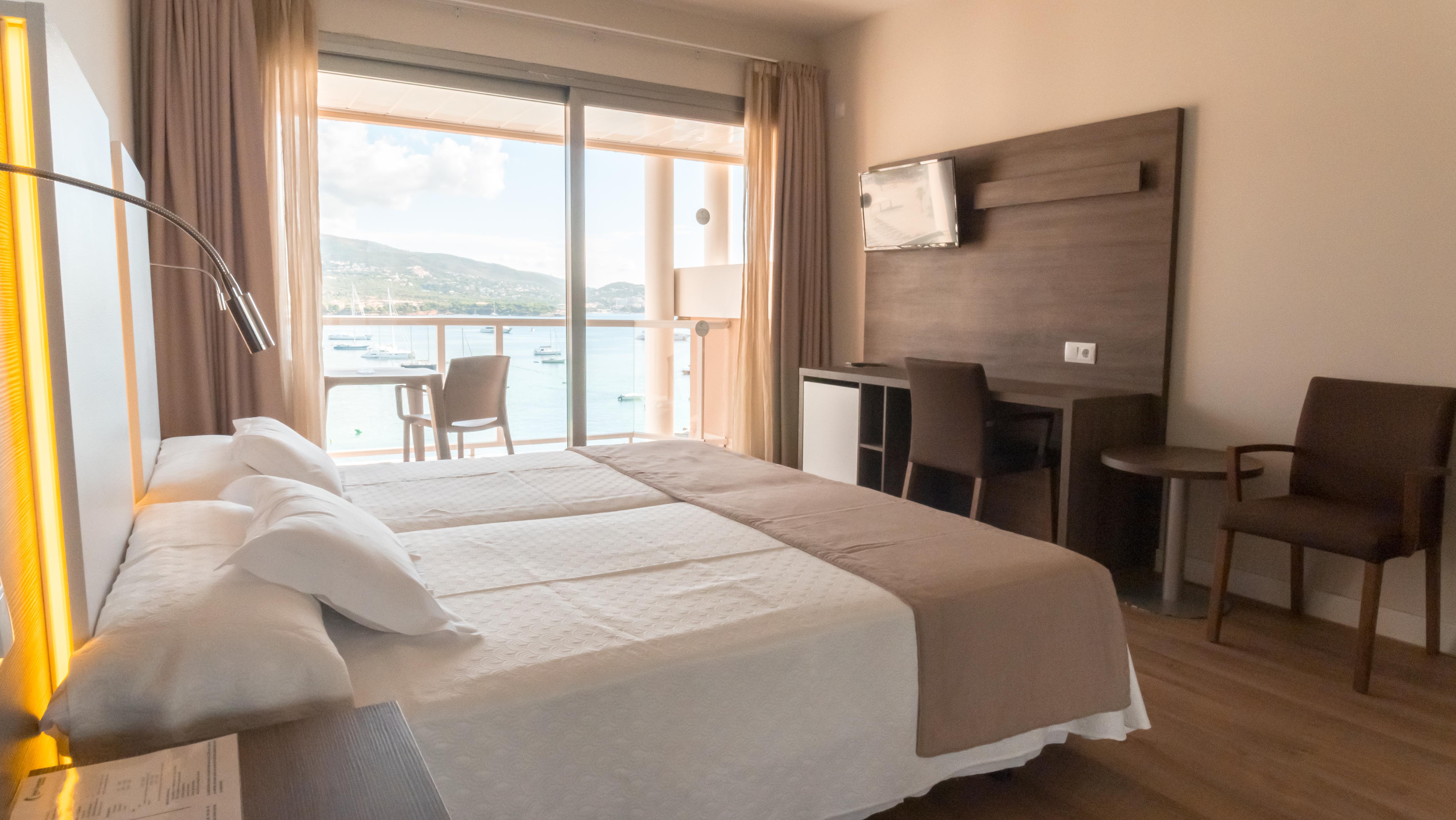 Seramar Hotel Comodoro Playa Palmanova Екстериор снимка