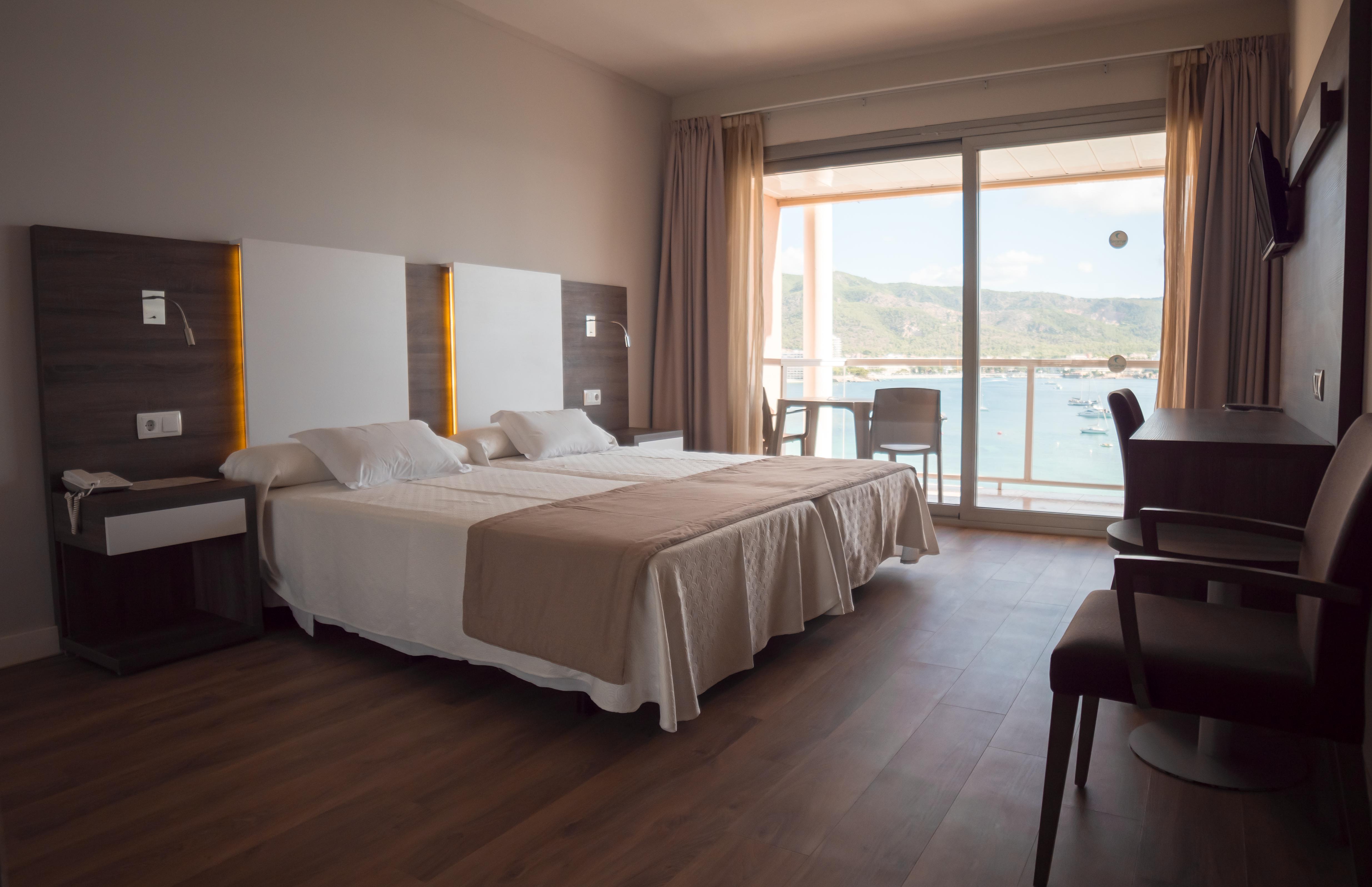 Seramar Hotel Comodoro Playa Palmanova Екстериор снимка