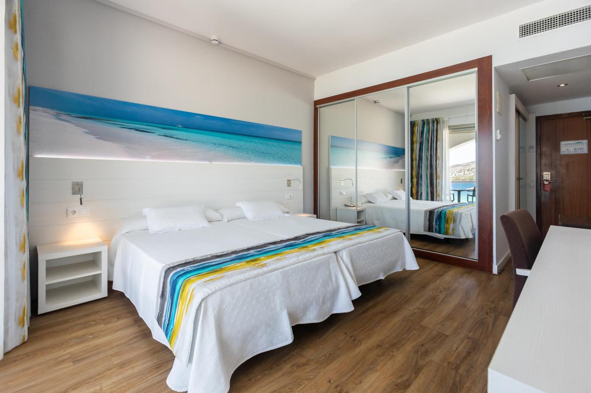 Seramar Hotel Comodoro Playa Palmanova Екстериор снимка